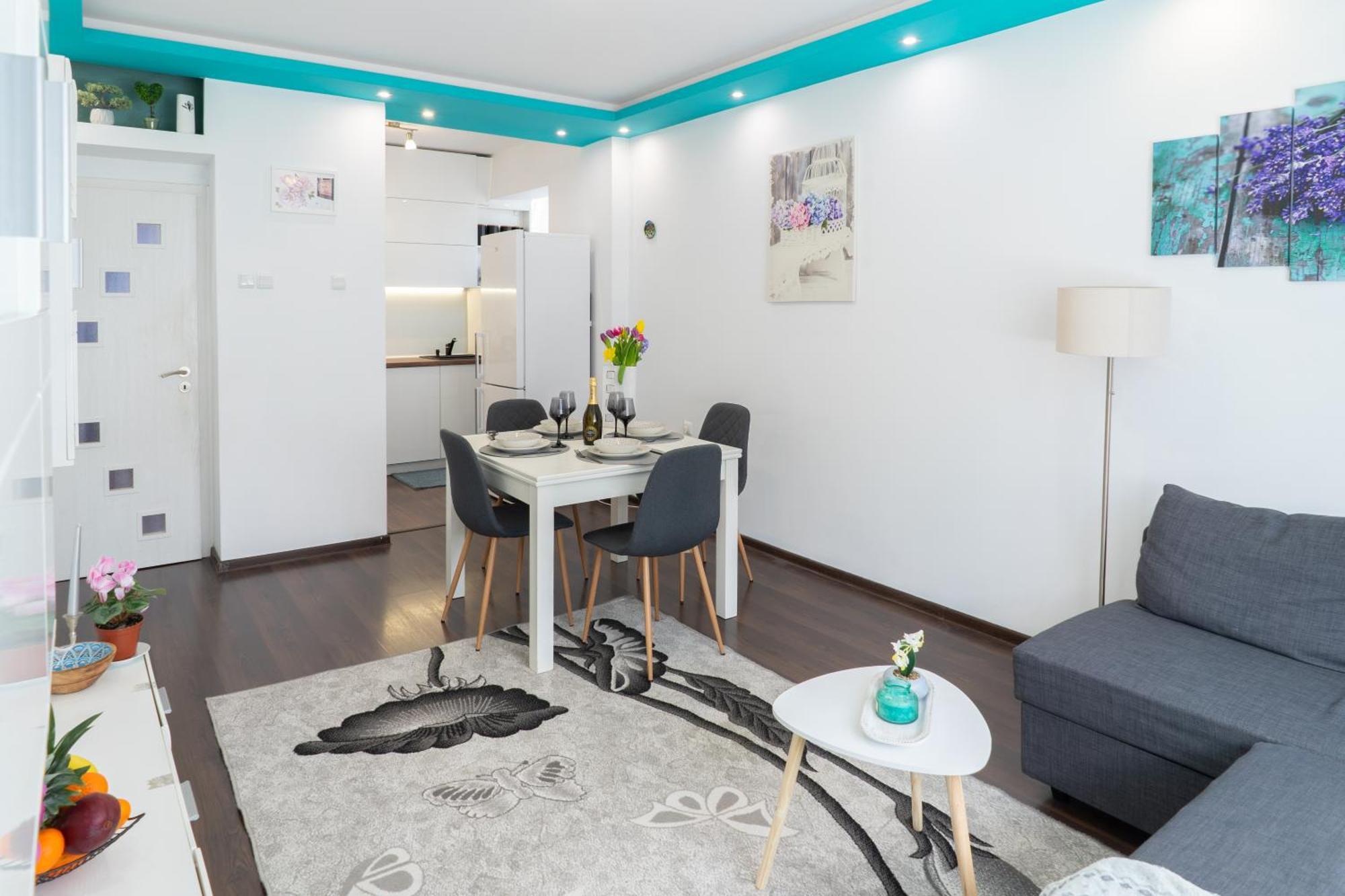 Luxury 2 Bedroom Apartment In Central Warna Exterior foto
