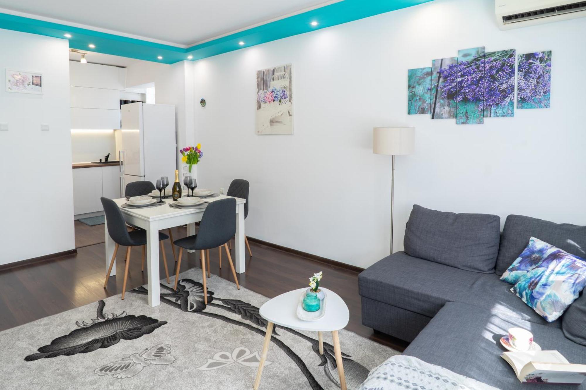 Luxury 2 Bedroom Apartment In Central Warna Exterior foto