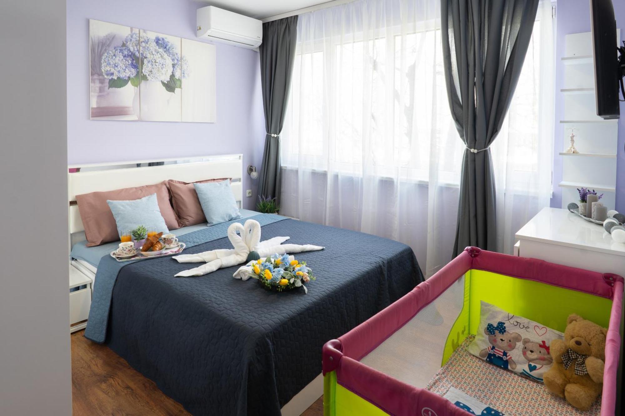 Luxury 2 Bedroom Apartment In Central Warna Exterior foto